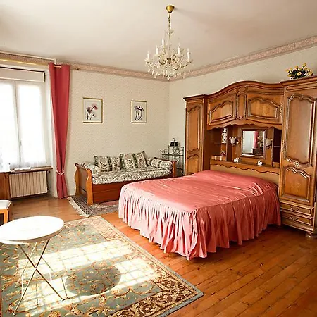 לינה וארוחת בוקר Domaine Saint-hilaire 3*